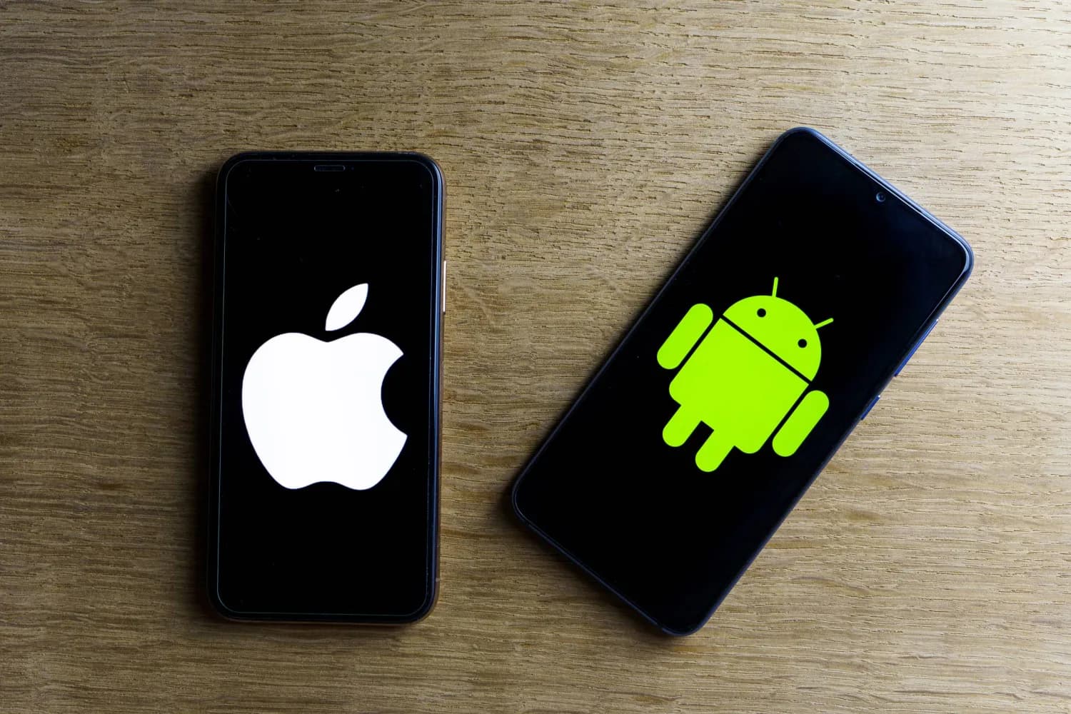 هل أبدأ تطبيق Android أم iOS؟
